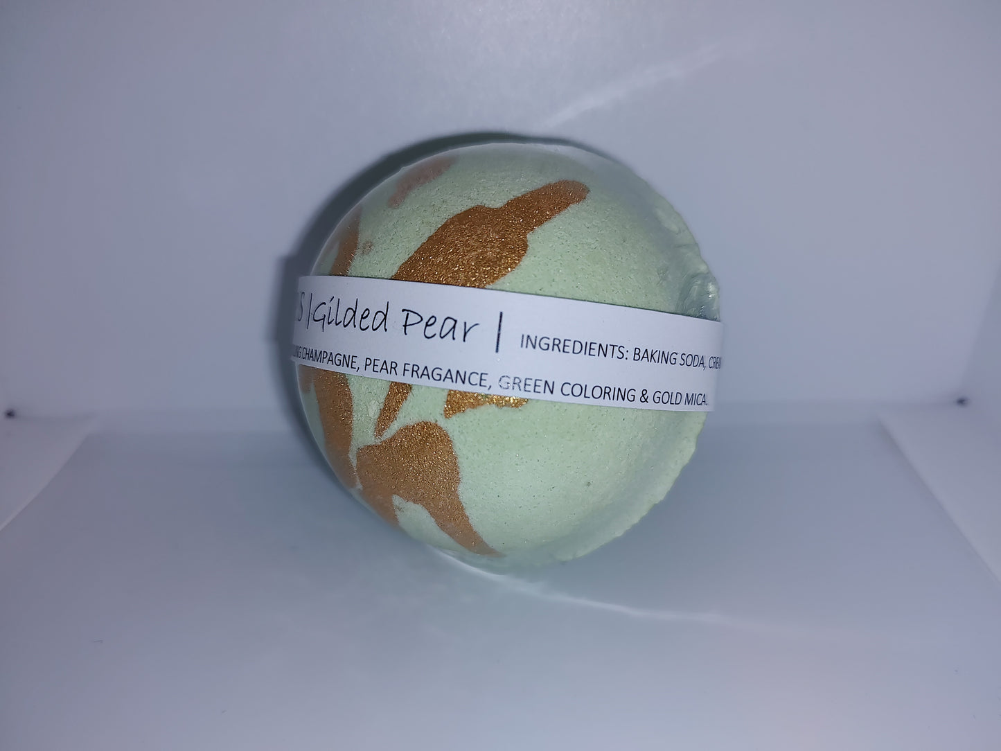 Gilded Pear Bath Bomb